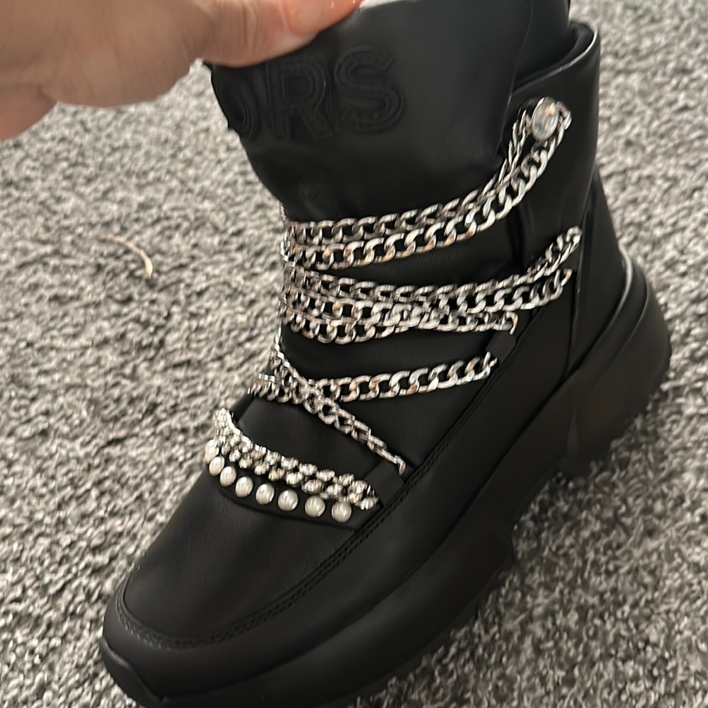 Brand new MK BOOTS NEVER WORN